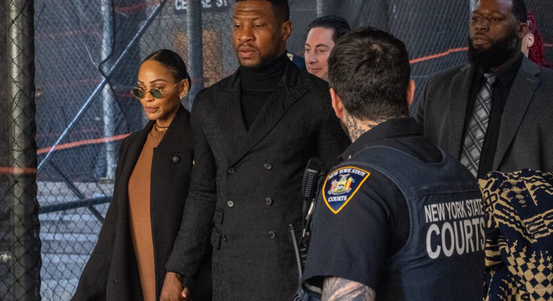 Jonathan Majors é condenado a 1 ano de aconselhamento doméstico por agressão