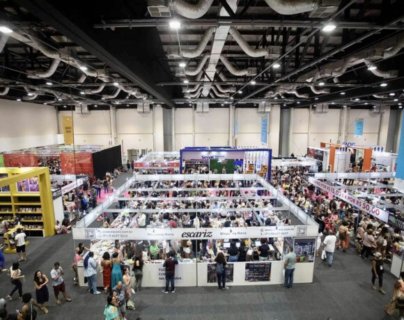 Ingressos da Bienal do Livro estão sendo vendidos no Salvador Shopping