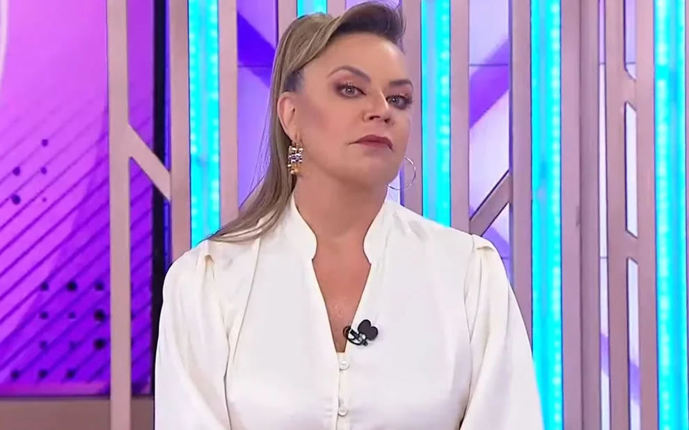 SBT tem dia de demissões no Fofocalizando.