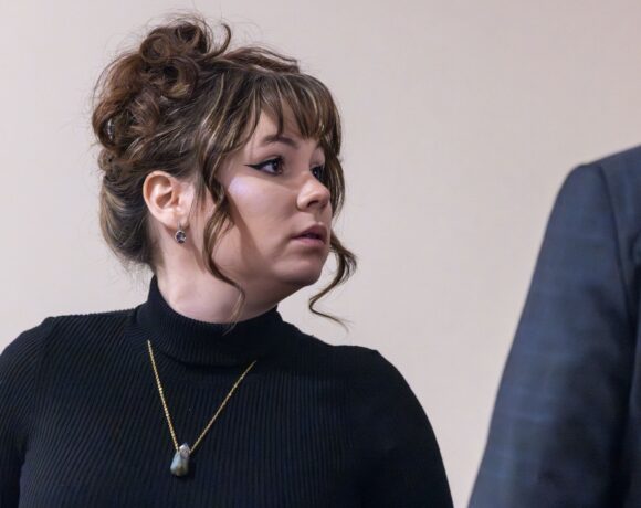 Armeira de ‘Rust’, Hannah Gutierrez-Reed é condenada a 18 meses de prisão
