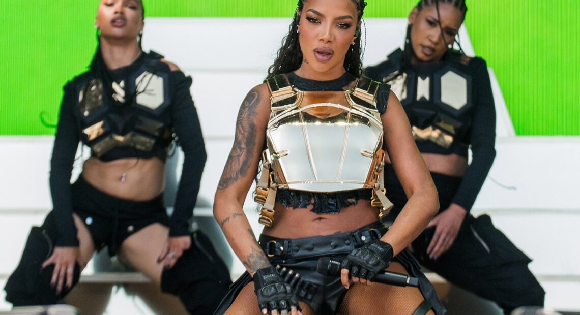 Beyoncé faz o anúncio da apresentação de Ludmilla no Coachella.
