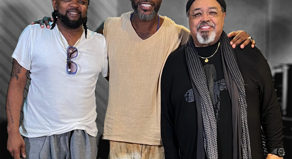Thiago Thomé, Jorge Aragão e Xande de Pilares se juntam no álbum ‘Encantado’.
