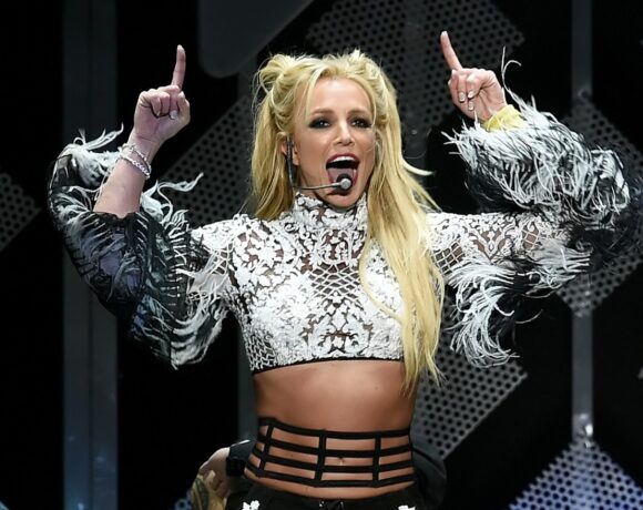 Fontes afirmam que Britney Spears estaria abusando de bebidas e drogas e sugerem que ela volte à tutela