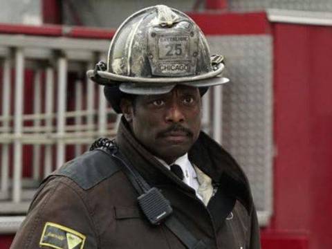 Eamonn Walker deixa o elenco de Chicago Fire.
