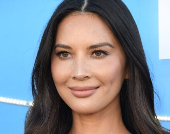 Olivia Munn, de X-Men, revela retirada de útero e ovários.