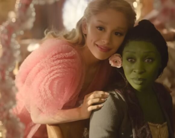 Ariana Grande: Trailer inédito de seu novo filme causa surpresa aos fãs
