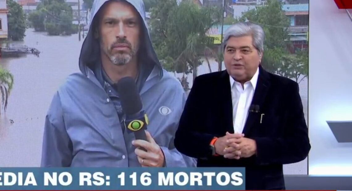 Datena volta a apresentar o Brasil Urgente, após cirurgias.