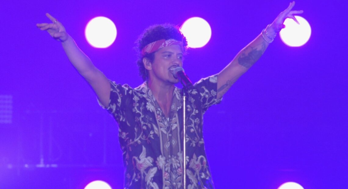 Bruno Mars fará 4 shows no Brasil.