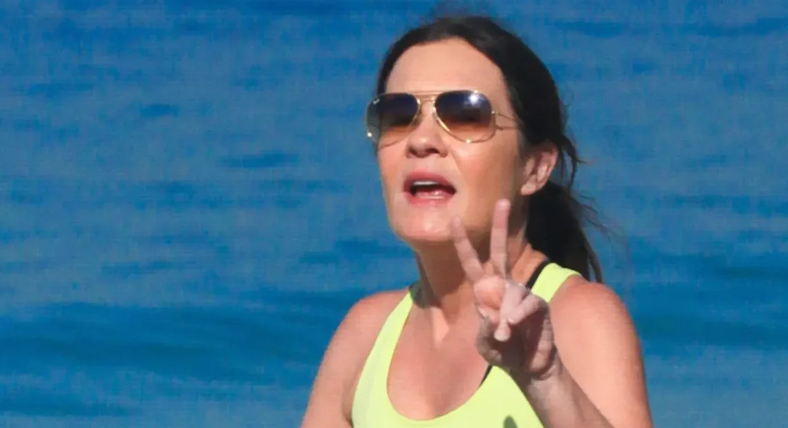 Adriana Esteves se prepara para retornar às novelas.