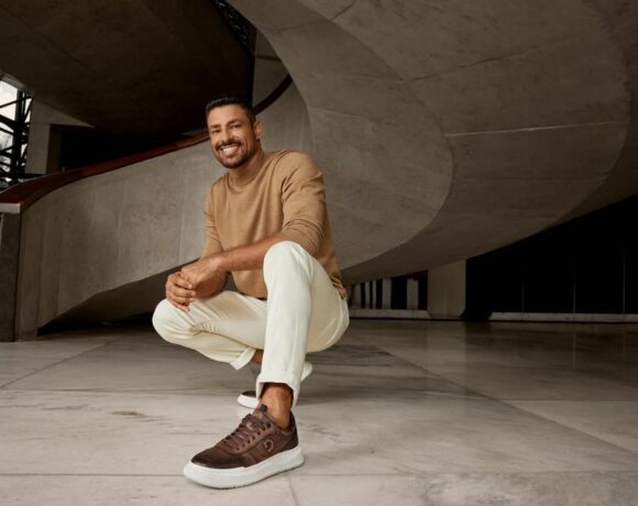 Cauã Reymond é o protagonista da nova campanha de Dia dos Namorados da Democrata