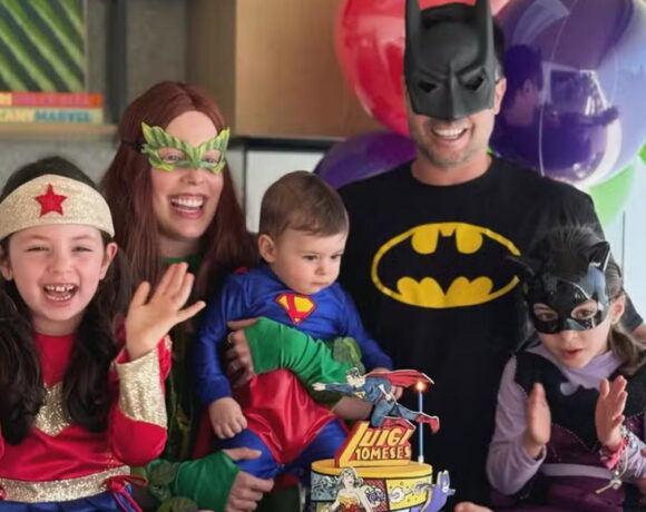 Fabiana Justus revela os detalhes da comemoração de 10 meses do seu filho mais novo