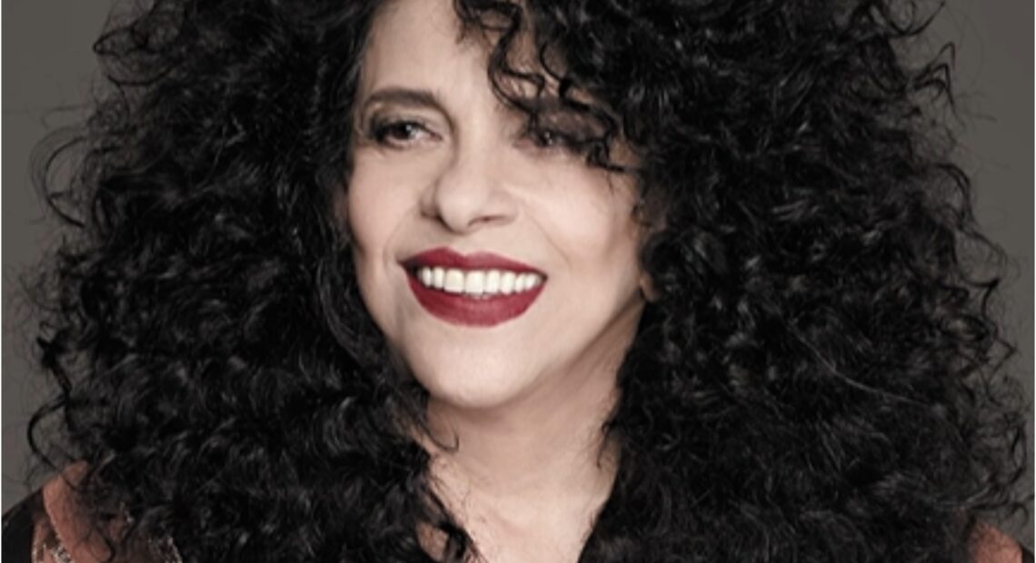Ex-funcionária de Gal costa afirma que sofria exploração no trabalho.