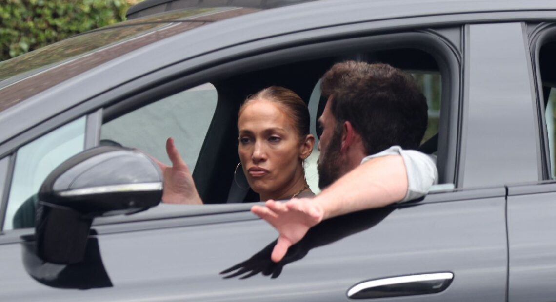 Ben Affleck se desentende com equipe de Jennifer Lopez