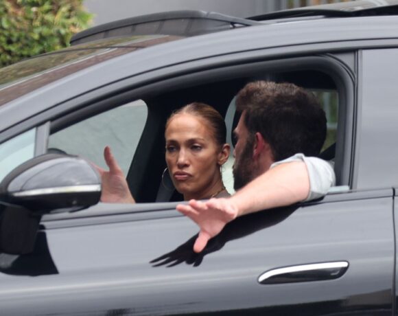 Ben Affleck se desentende com equipe de Jennifer Lopez