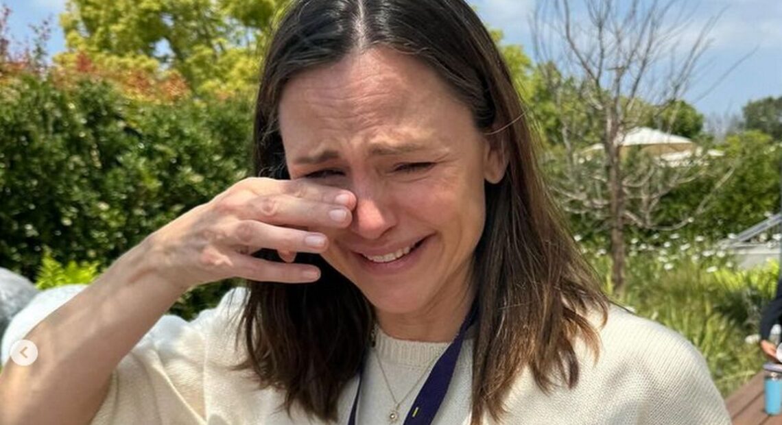 Jennifer Garner expressa sua emoção ao escrever uma carta para os professores de seus filhos