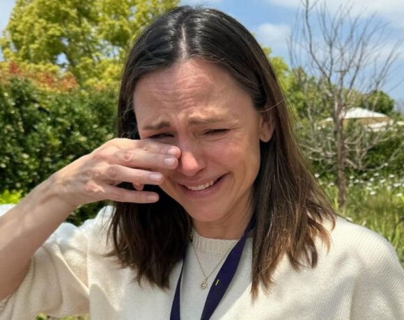Jennifer Garner expressa sua emoção ao escrever uma carta para os professores de seus filhos