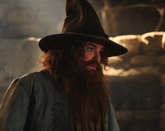 Os Anéis do Poder revelam que Rory Kinnear está interpretando Tom Bombadil