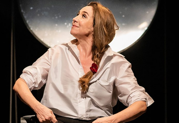 Marisa Orth trás o espetáculo “Bárbara“ para Salvador.