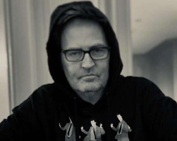 Investigação da morte de Matthew Perry envolve amiga famosa