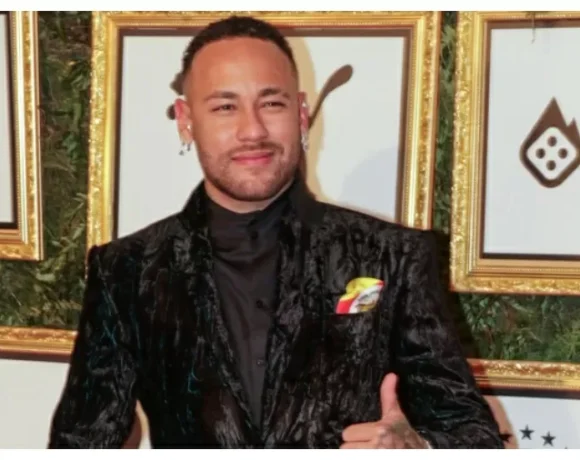 Neymar convoca celebridades para participarem de leilão beneficente