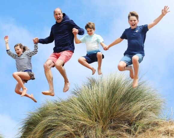 Kate Middleton comemora aniversário do príncipe William com uma foto