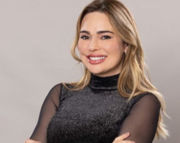 Rachel Sheherazade é contratada pela Record para apresentar programa dominical.