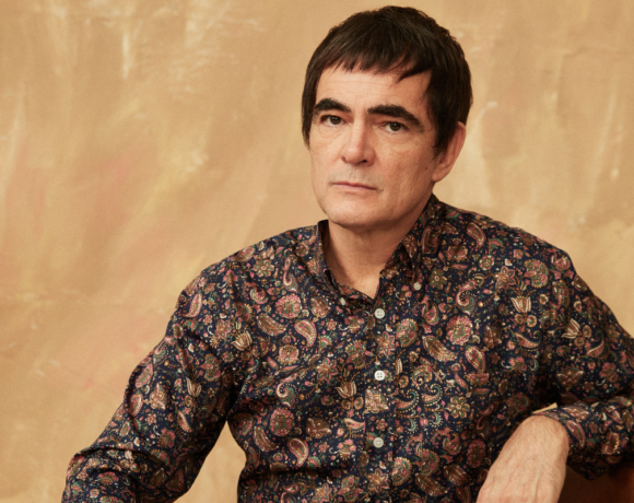 O aguardado primeiro álbum solo de Samuel Rosa é lançado