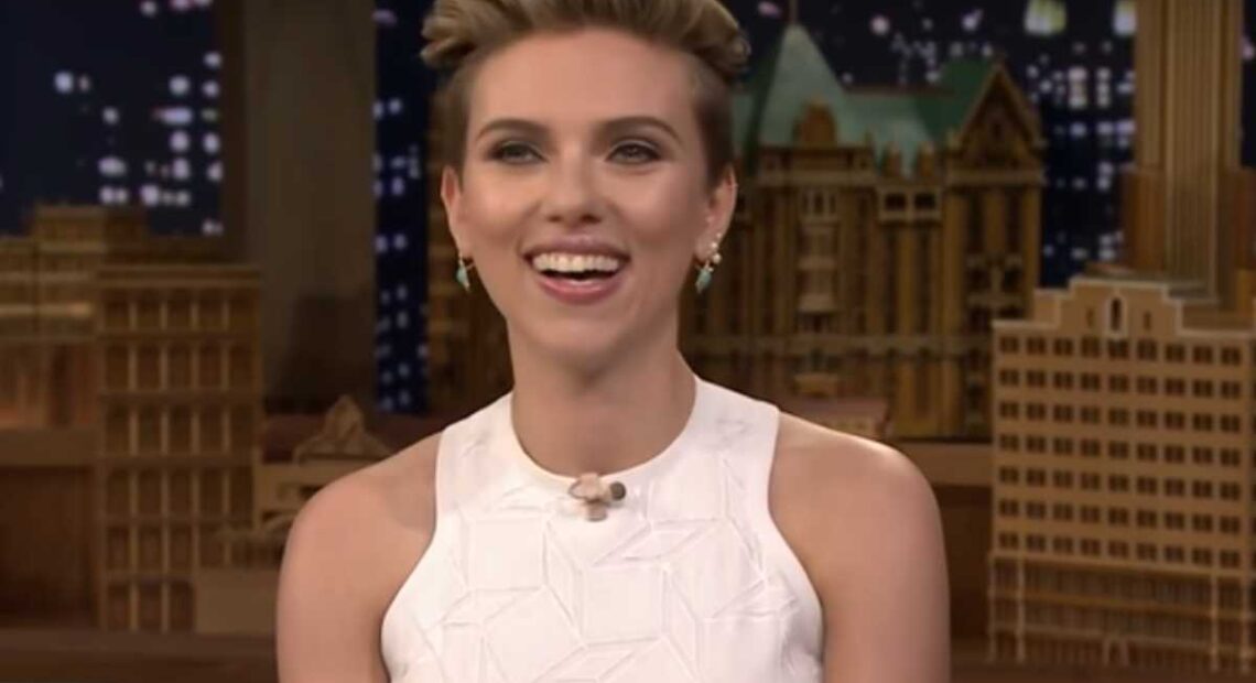 Scarlett Johansson se prepara para estrelar a sequência de ‘Jurassic World’