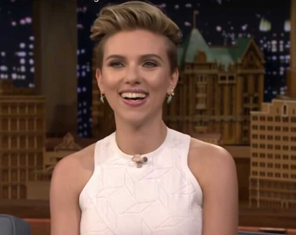 Scarlett Johansson se prepara para estrelar a sequência de ‘Jurassic World’