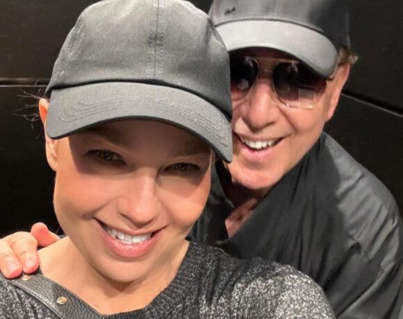 Thalia e seu marido ficam presos em elevador