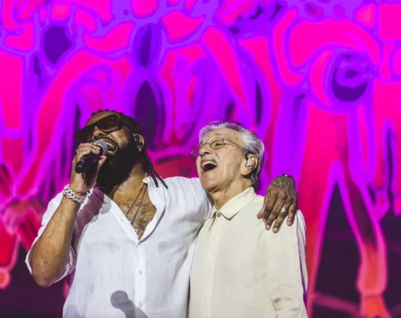 Caetano Veloso faz dueto com Xande de Pilares