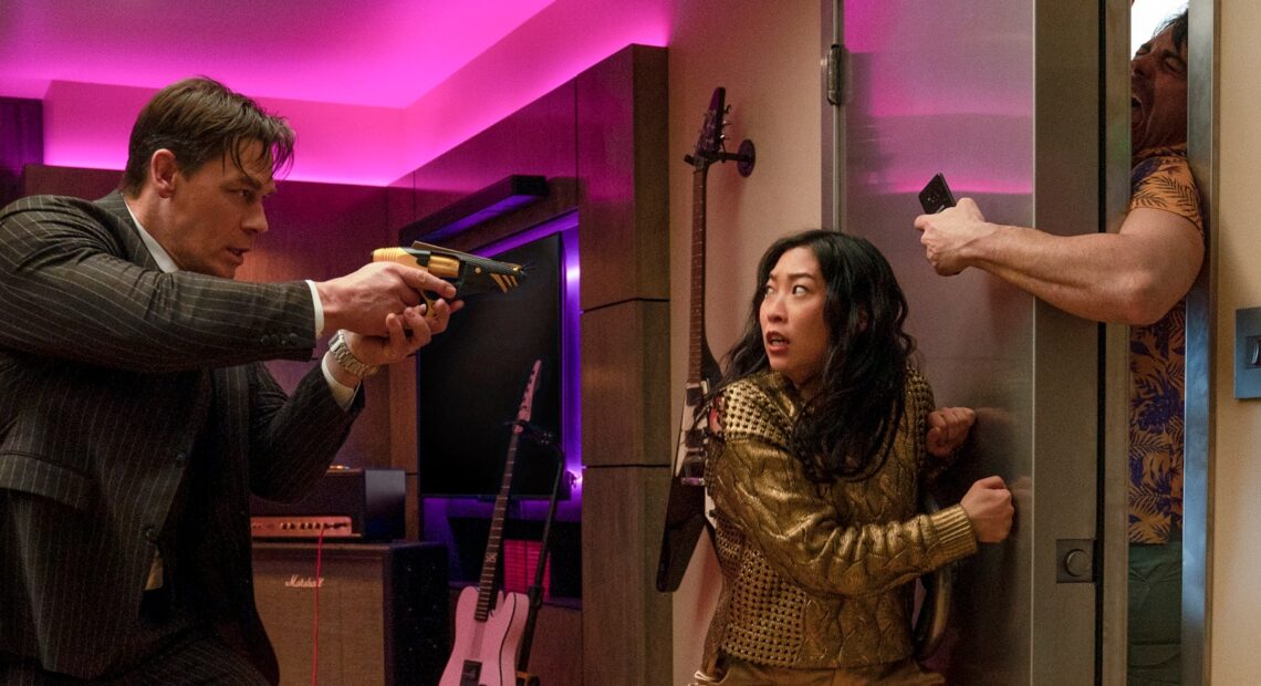 John Cena protege vencedora de loteria na comédia de ação de Paul Feig