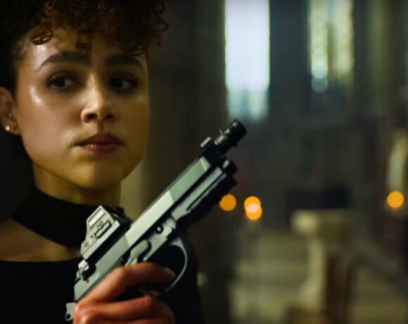 Nathalie Emmanuel é uma assassina mortal no remake do clássico filme de ação de John Woo