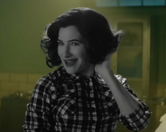 Nova série solo da MCU, “Agatha All Along”, é um filme cheio de mistério e magia