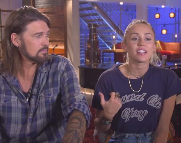 Comportamento do pai de Miley Cyrus gera indignação ao insultar a cantora