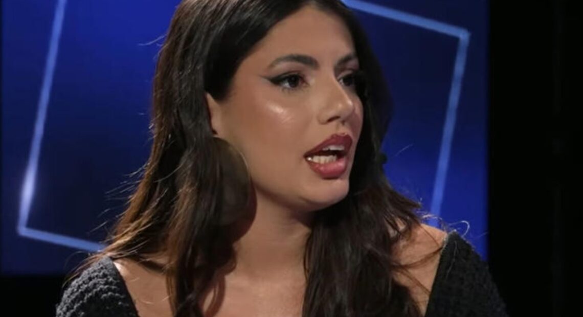 Fernanda Bande responde de forma sarcástica aos ataques da Blogueirinha