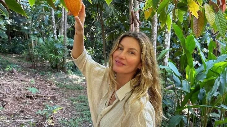 Gisele Bündchen relaxa em viagem pela Bahia