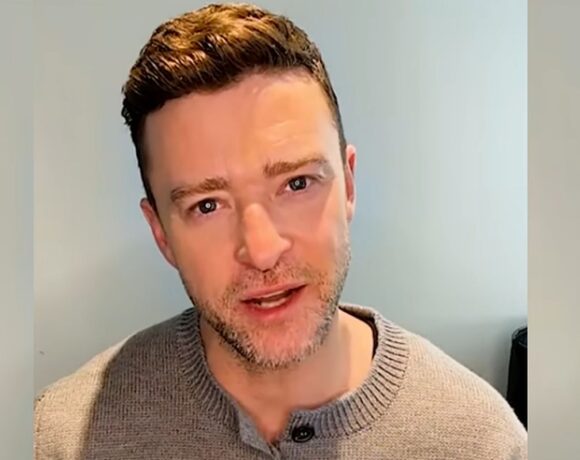 Justin Timberlake e Tiger Woods inauguram bar esportivo na Escócia