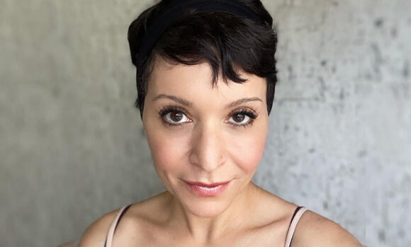 Patricia Marx busca estágio em psicologia através das redes sociais.
