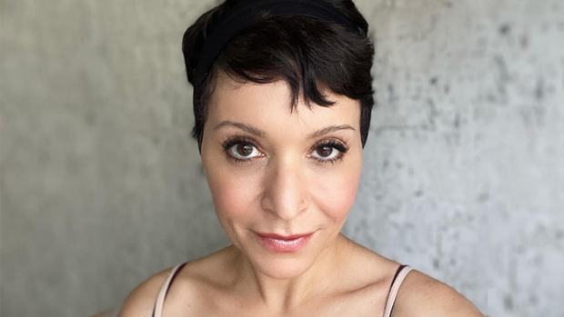 Patricia Marx busca estágio em psicologia através das redes sociais.