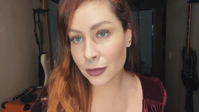 Pitty informa nas redes sociais que está bem.