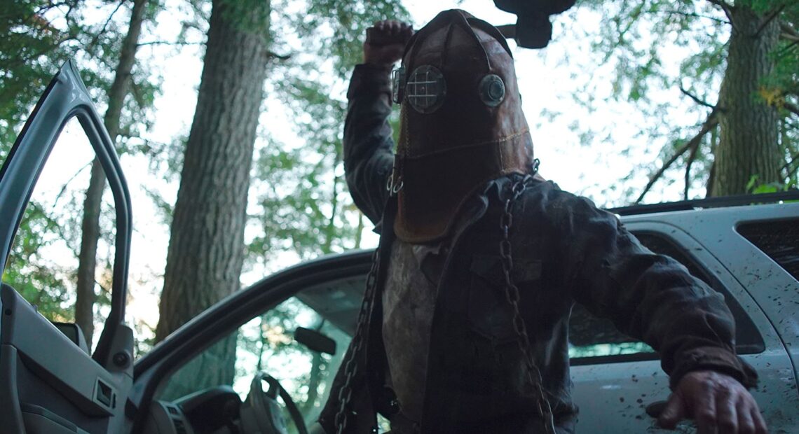 O filme “In A Violent Nature”, dirigido por Chris Nash traz uma abordagem inovadora ao gênero de terror
